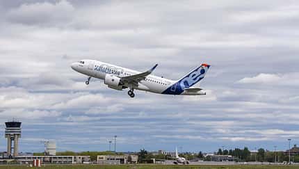 Erstflug der A319neo mit PW-Getriebefans