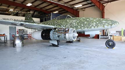 Original Messerschmitt Me 262 mit neuer Lackierung