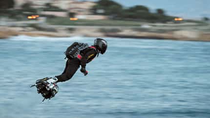 Flyboard Air stürzt bei Kanalüberquerung ab