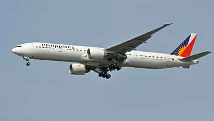 Flammen schlagen aus 777-Triebwerk