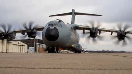 Der Airbus A400M als Drohnen-Startplattform 