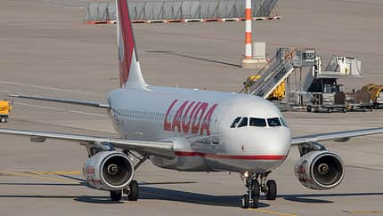 Lauda-Flugbegleiter als Geldboten