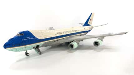 Die „Air Force One“ - ein Meisterstück aus Lego