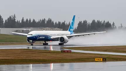 Boeing 777-9 bei Rollversuchen in Everett kurz vor dem Erstflug.
