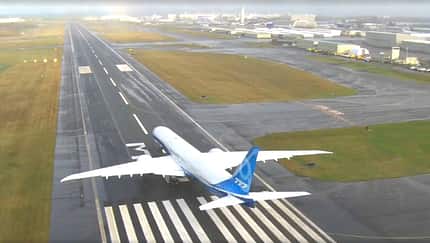 Die 777-9 startet in Everett zum Erstflug
