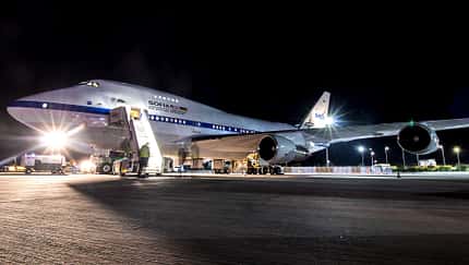 Der Jumbo Jet mit Loch im Rumpf geht in Rente