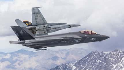 Die Marine Fighter Attack Squadron 314 hat von der F/A-18 Hornet auf die Lockheed Martin F-35C Lightning II umgerüstet. 