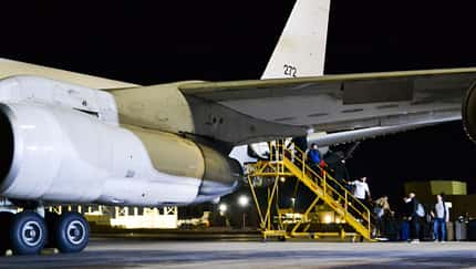 Eine Boeing 707-300 der israelischen Luftstreitkräfte holt Marinesoldaten aus Hamburg ab.