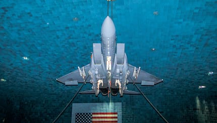 Boeing F-15E in der Benefield Anechoic Facility auf der Edwards AFB für Tests des EPAWSS.