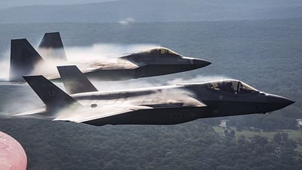 F-22 und F-35 stürzen kurz hintereinander ab