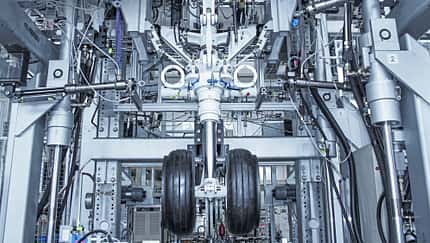 Härtetest für Flugzeug-Fahrwerke