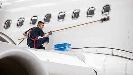 Flugzeuge in der Trockenwäsche