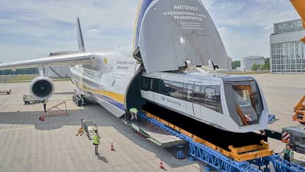 Eine Antonow An-124 brachte zwei Fahrzeuge des Max Bögl TSB (Transport System Bögl) von München nach Chengdu.