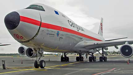 Cargolux präsentiert Fracht-Jumbo im Retro-Look