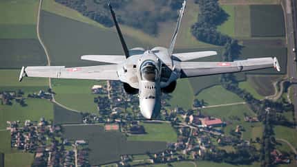 Die Schweiz will ihre F/A-18 und ihre F-5 ersetzen.