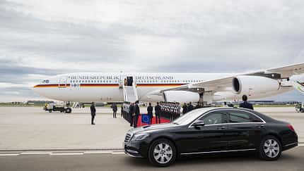 Mit einer A340 übte die Flugbereitschaft den Empfang von Staatsgästen in Schönefeld.