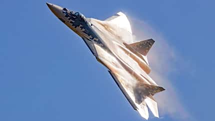 Drei Serien-Su-57 fliegen jetzt für Russlands Luftwaffe