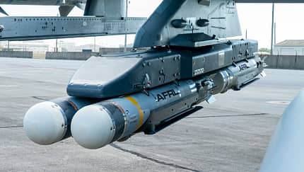 "Golden Horde Vanguars" mit intelligenten Bomben auf Basis der Small Diameter Bomb (USAF).