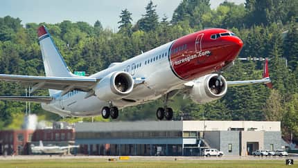 2017-05-25 Norwegian MAX NBE 6360 B2 Flight Takeoff & Landing