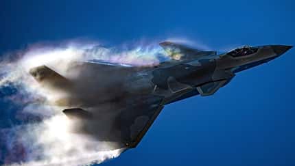 Chinas Superfighter trifft auf die F-35A