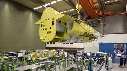 Saab hat die Hecksektion für die erste T-7A von Linköping zu Boeing in St. Louis ausgeliefert.