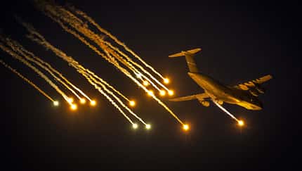 Flare-Tests mit der C-5M Super Galaxy auf der Eglin AFB.
