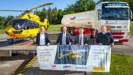 Die ADAC Luftrettung testet in Kooperation mit Safran, Airbus und TotalEnergies die Verwendung von Bio-Kerosin in Hubschraubertriebwerken.