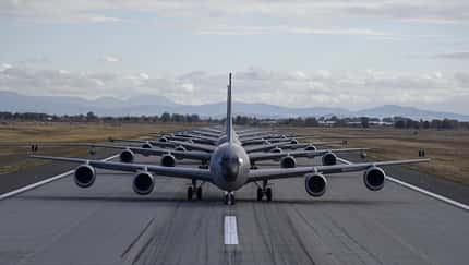 Der 92nd Air Refueling Wing in Fairchild hat am Mittwochnachmittag erfolgreich einen MITO (Minimum Interval Take-off) mit 20 Flugzeugen durchgeführt.