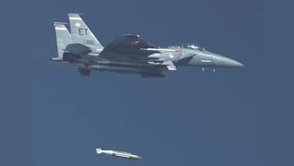 Der neu Bunkerbrecher GBU-72 wurde mit der F-15E in Eglin getestet.