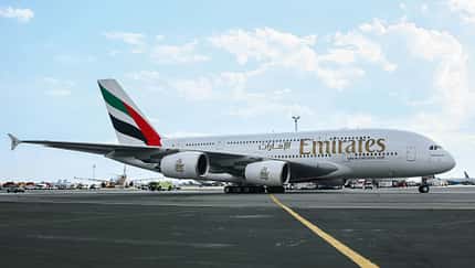 Emirates lässt seine erst ausgemusterte Airbus A380 bei Falcon Aircraft Recycling verwerten.
