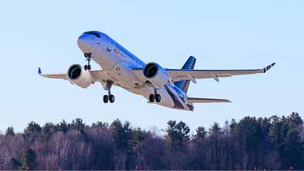 Die erste Airbus ACJ TwoTwenty hob am 14 Dezember 2021 in Mirabel zum Erstflug ab. 