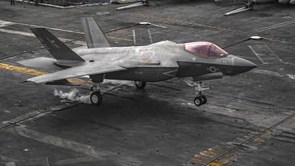 Eine F-35C der "Argonauts" war in einen Landeunfall auf der "Carl Vinson" verwickelt.