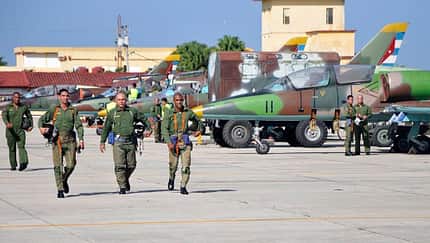 Südafrika muss Kampfpiloten in Kuba ausbilden lassen