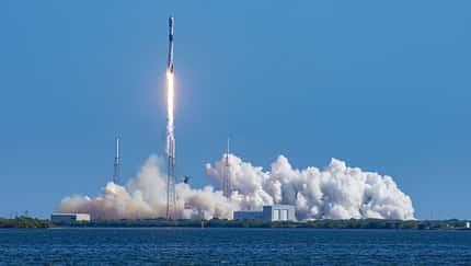 OneWeb sattelt um auf Falcon 9