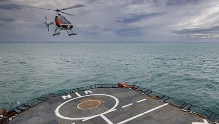 Decklandeversuche mit einer Guimbal G2 als Vorläufer der VSR700-Drohne.