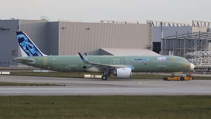 Hier rollt die erste A321XLR ans Tageslicht