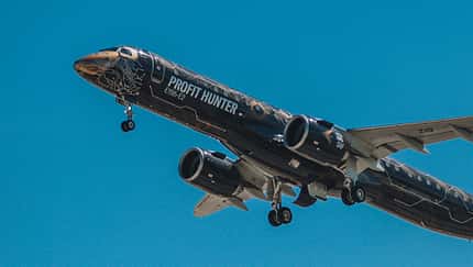 Eine Embraer E195-E2 testete ein Triebwerk mit 100 Prozent SAF im Betrieb.