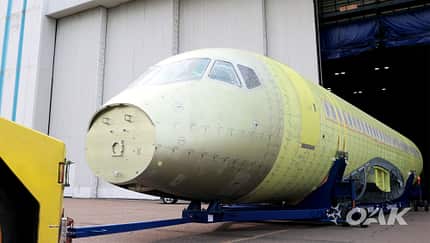 Ein Rumpf des Suchoi SSJ-NEW wurde von Komsomolsk am Amur nach Schukowskij gebracht.