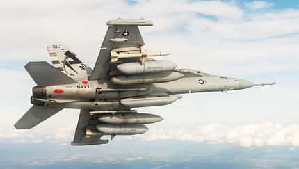 Boeing EA-18G Growler im Test mit dem Next Generation jammer-Mid Band von Raytheon.