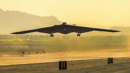 Northrop Grumman B-2A beim Start in Palmdale.