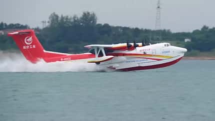 Chinas neues Seemonster wagt sich erstmals aufs Wasser