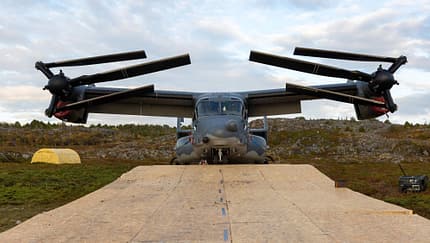 V-22 Osprey kriecht im Schneckentempo übern Holzweg