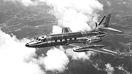 Der Businessjet mit den vier Triebwerken am Heck