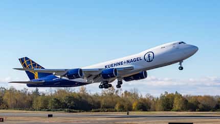 747-8F #1573_Kuehne+Nagel_Take-Off_Landing
