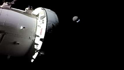 Orion hält Erdfinsternis fest