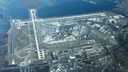 Lotse verhindert Beinahe-Crash in JFK