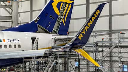 Ryanair rüstet seine Boeing 737-800 mit Split Scimitar Winglets nach, um Sprit zu sparen.