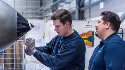 Wo Tischler zu Triebwerksmechanikern werden