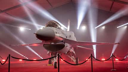 Lockheed Martin hat am 10. März 2023 die erste in Greenville neu gebaute F-16 Block 70 für Bahrain vorgestellt.