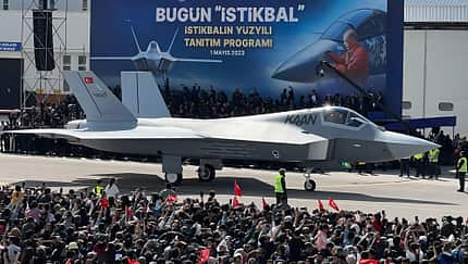 Neues Kampfflugzeug TAI Kaan bei der Rollout-Feier am 1. Mai 2023.